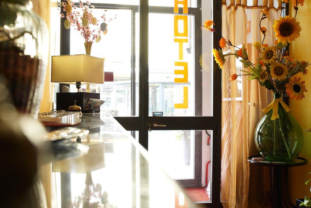 Hotel Buenos Aires Монтекатини Терме Екстериор снимка